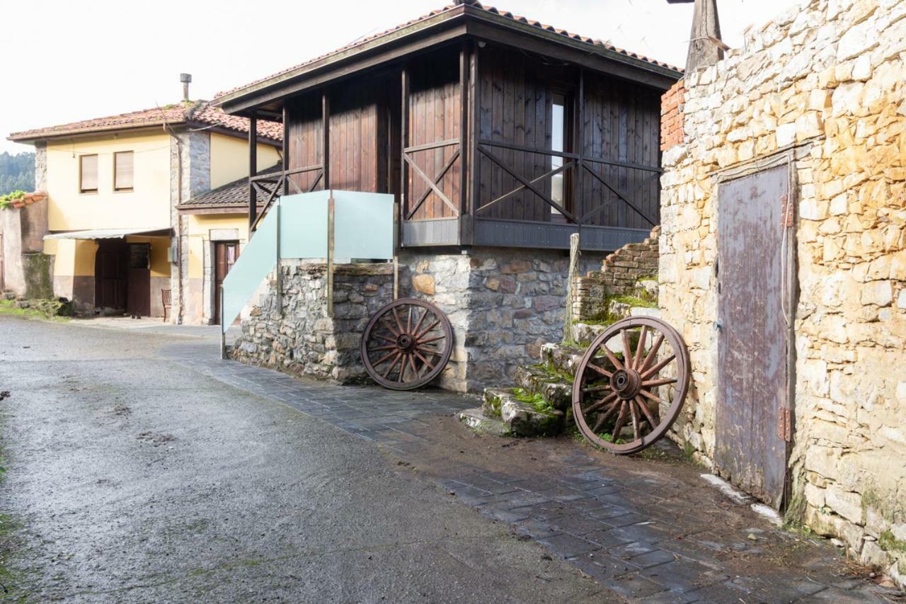 Casa Delfina Pensionat Pravia Eksteriør billede