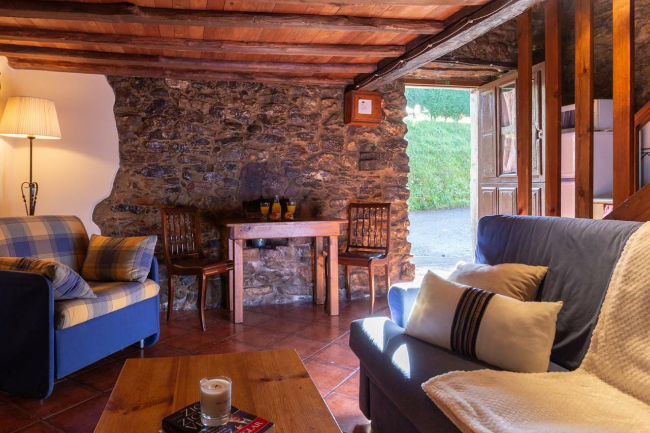 Casa Delfina Pensionat Pravia Eksteriør billede