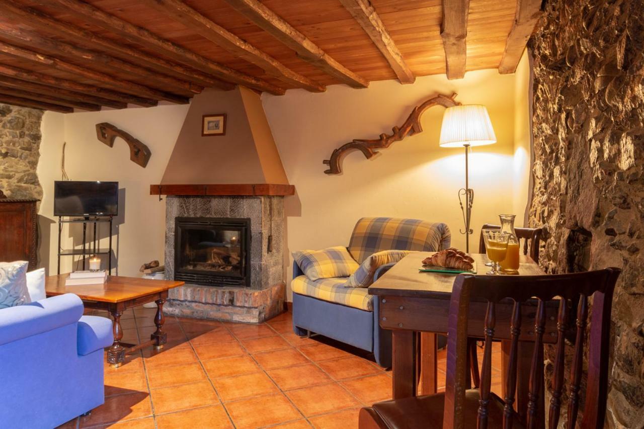 Casa Delfina Pensionat Pravia Eksteriør billede