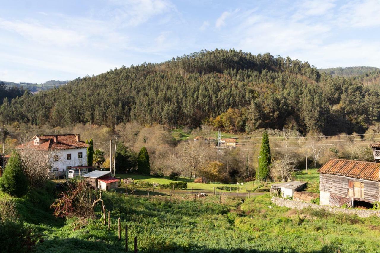 Casa Delfina Pensionat Pravia Eksteriør billede
